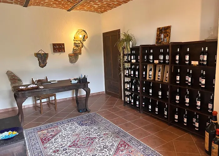 Tenuta Agricola La Cava- Cantina e Agriturismo San Damiano dʼAsti