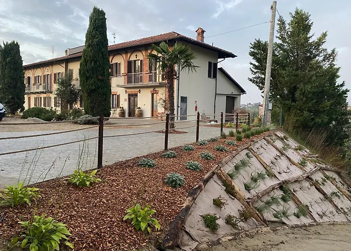 Tenuta Agricola La Cava- Cantina e Agriturismo San Damiano dʼAsti